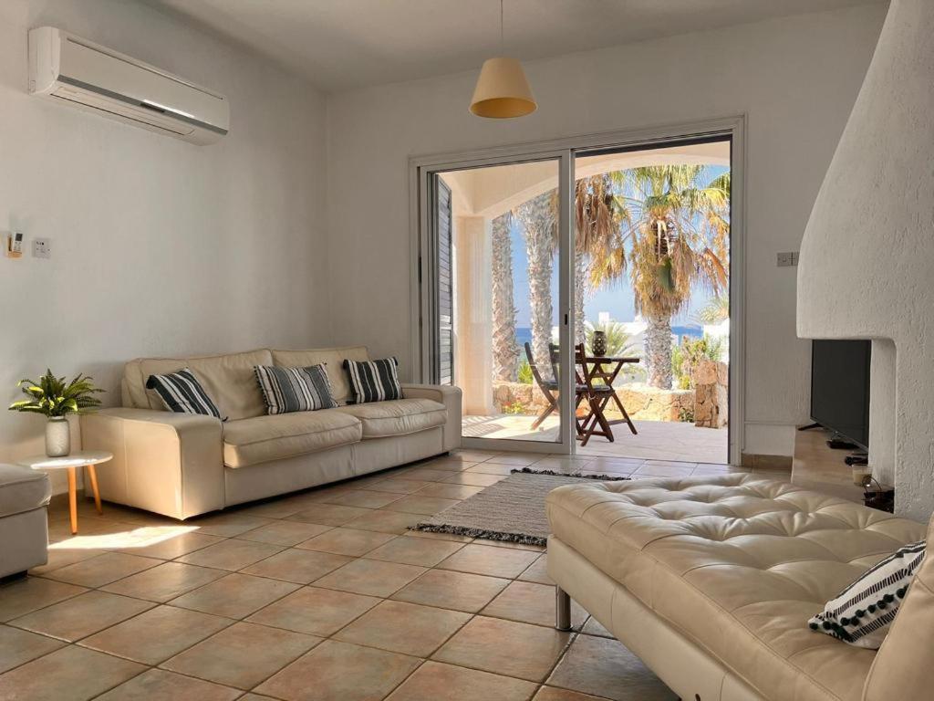 Sky Villa Paphos Exteriör bild